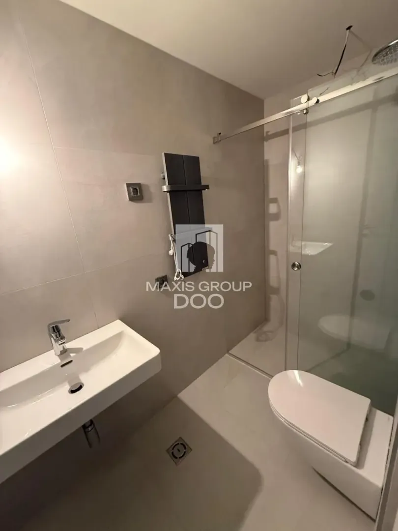 Izdavanje, trosoban stan, 73m², Novi Beograd Blok 65, Novi Beograd Sve Podlokacije