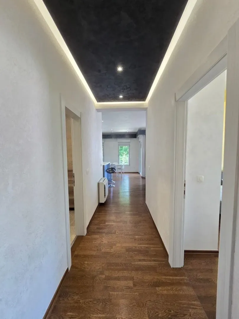 Rent, three bedroom apartment, 120m², Dobrota, Kotor