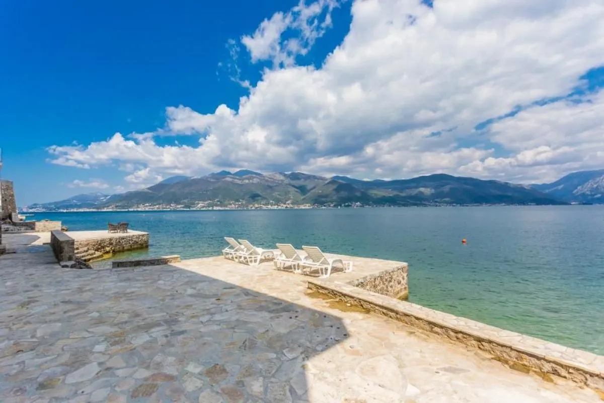 Prodaja, kuća, 314m², Tivat, Crna Gora