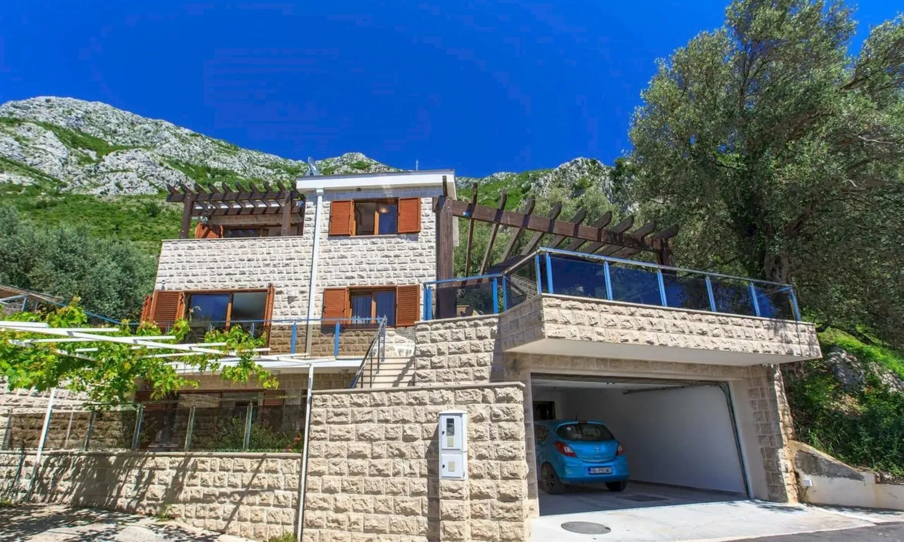 Rent, house, 270m², Rijeka Reževići, Budva