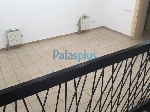 Izdavanje, poslovni prostor, 54m², Zemun Centar, Zemun Sve Podlokacije - image 5
