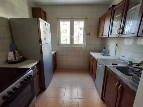 Izdavanje, jednosoban stan, 56m², Centar, Bar - image 3