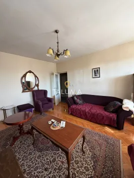 Dnevna soba sa garniturom, foteljom i trpezarijskim stolom. - image 14