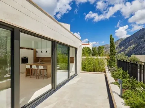 Prodaja, kuća, 479m², Prčanj, Kotor - image 3