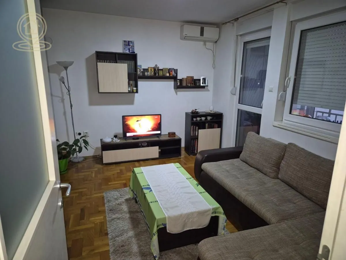 Prodaja, dvosoban stan, 40m², Bulevar Evrope, Novi Sad Sve Podlokacije