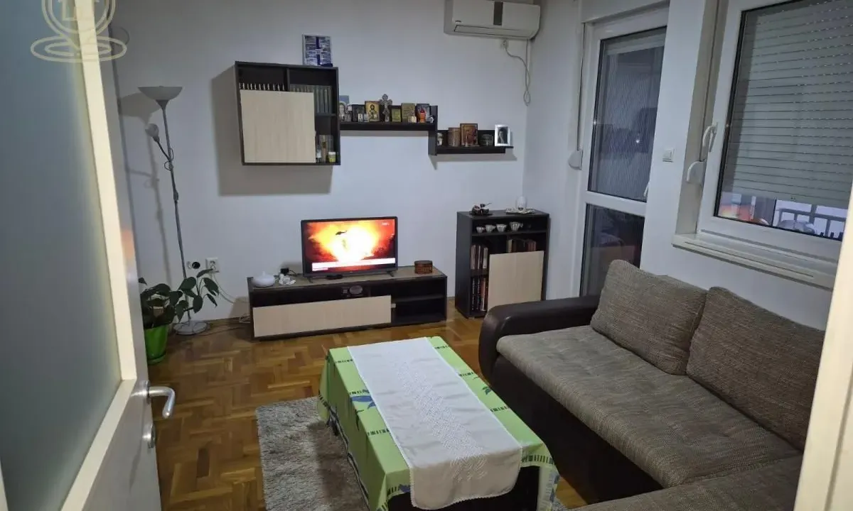 Prodaja, dvosoban stan, 40m², Bulevar Evrope, Novi Sad Sve Podlokacije