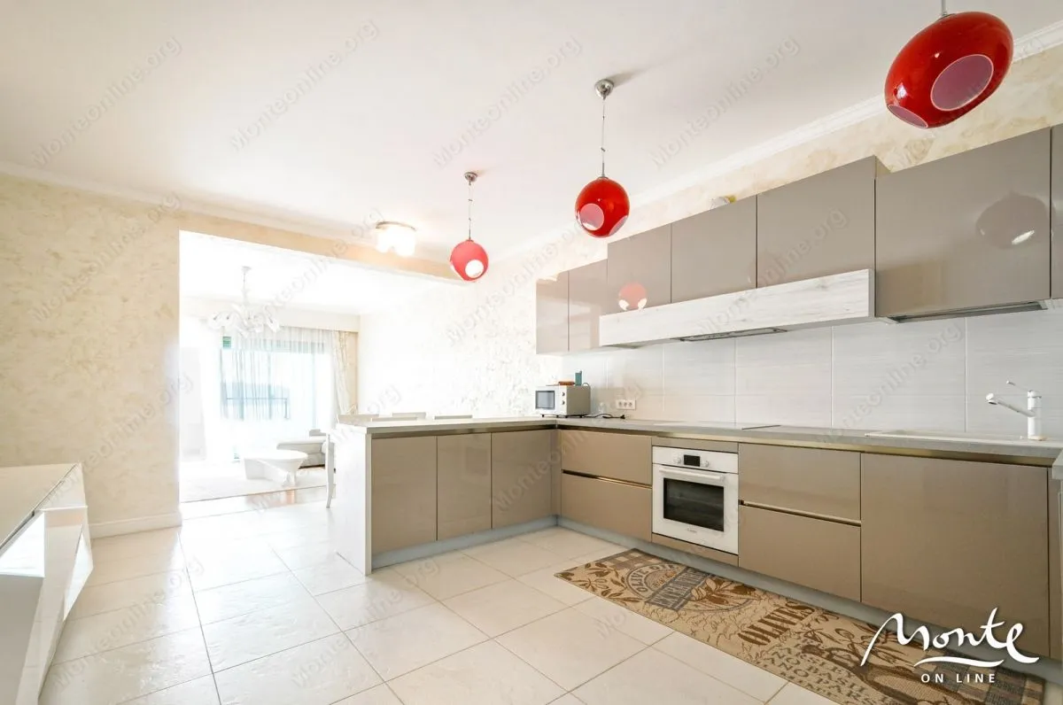 Sale, two bedroom apartment, 115m², Bečići, Budva