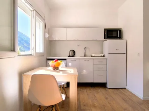 Izdavanje, jednosoban stan, 35m², Lazi, Budva - image 6