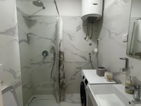 Izdavanje, garsonjera, 27m², Pržno, Budva - image 5