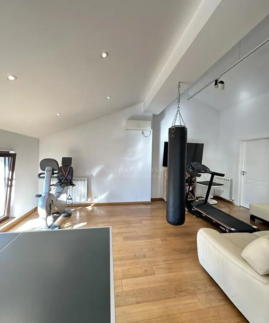 Sale, house, 300m², Lekino Brdo, Voždovac Sve Podlokacije
