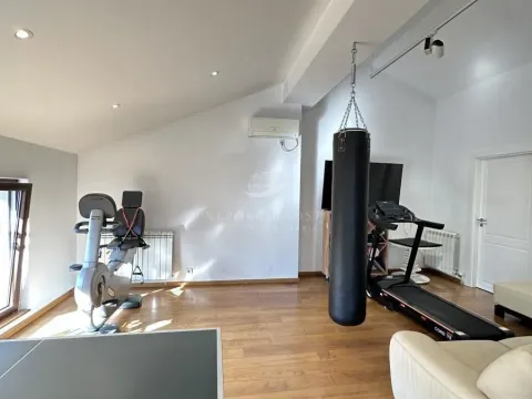 Prodaja, kuća, 300m², Lekino Brdo, Voždovac Sve Podlokacije - image 32