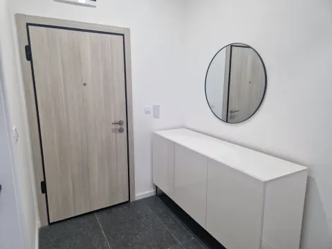 Izdavanje, dvosoban stan, 79m², Momišići, Podgorica - image 11