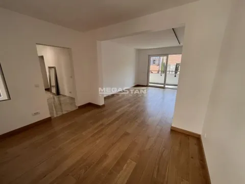 Prodaja, četvorosoban stan, 93m², Vračar Hram, Vračar Sve Podlokacije - image 1