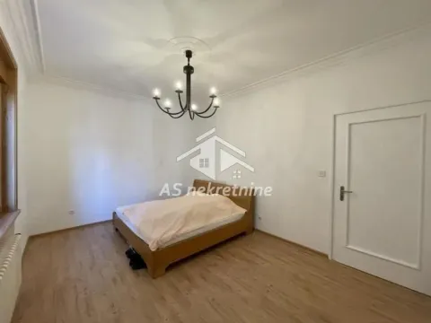 Izdavanje, četvorosoban stan, 160m², Stari Grad, Beograd - image 15