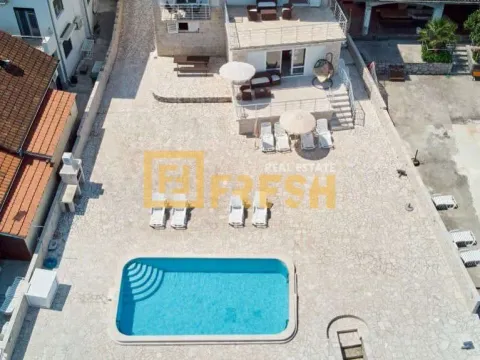 Prodaja, kuća, Tivat, Crna Gora - image 11