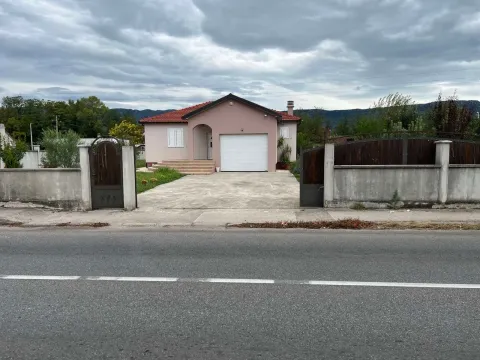 Izdavanje, kuća, 150m², Grbe, Danilovgrad - image 11