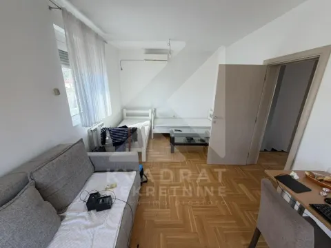 Rent, house, 220m², Tološi, Podgorica - image 12