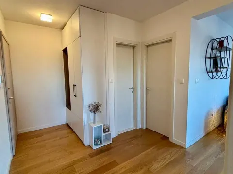 Prodaja, dvosoban stan, 70m², Central Point, Podgorica - image 6