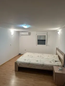 Izdavanje, kuća, 160m², Polje, Bar - image 10