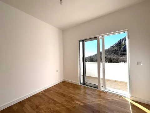 Prodaja, dvosoban stan, 61m², Sutomore, Bar - image 5