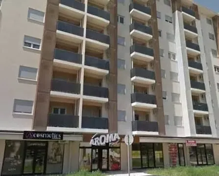 Izdavanje, jednosoban stan, 51m², City Kvart, Podgorica - image 1