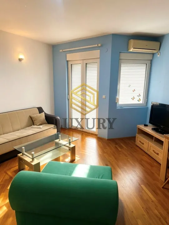 Rent, studio apartment, 29m², Stari Aerodrom, Podgorica