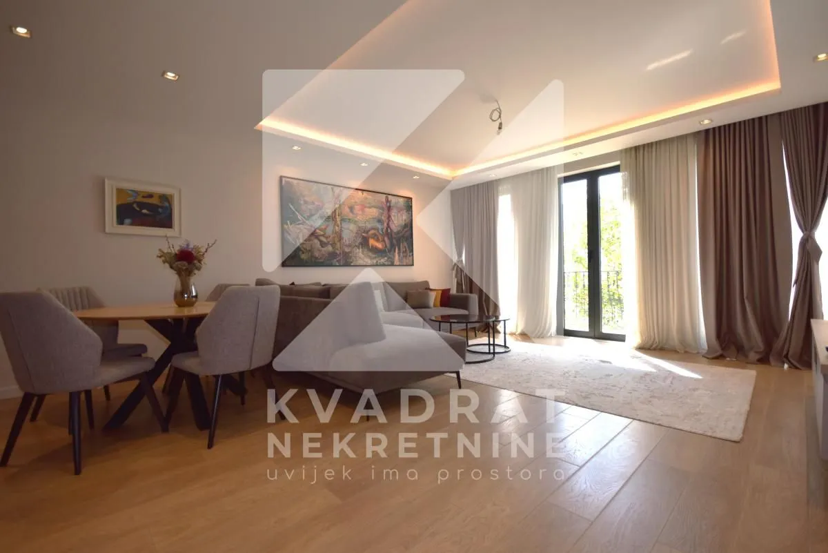 Izdavanje, dvosoban stan, 120m², Centar, Podgorica