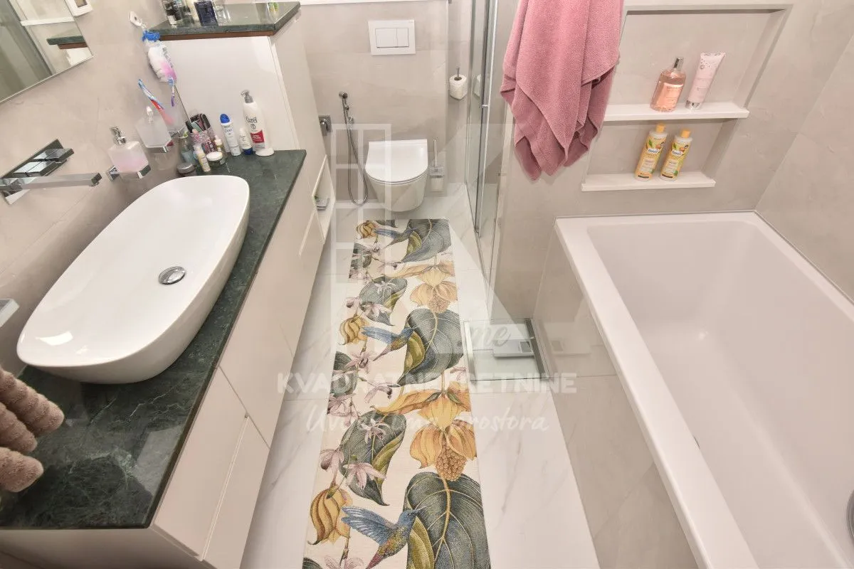 Prodaja, kuća, 170m², Gornja Gorica, Podgorica