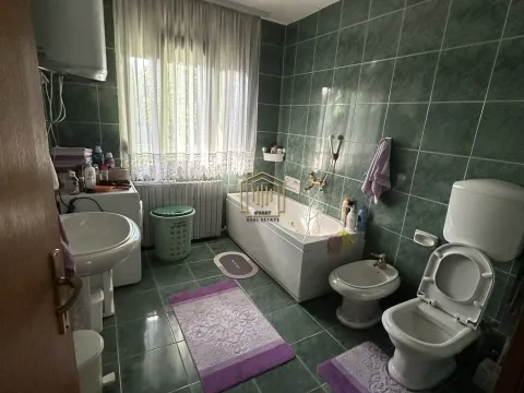 Izdavanje, kuća, 150m², Zabjelo, Podgorica - image 7