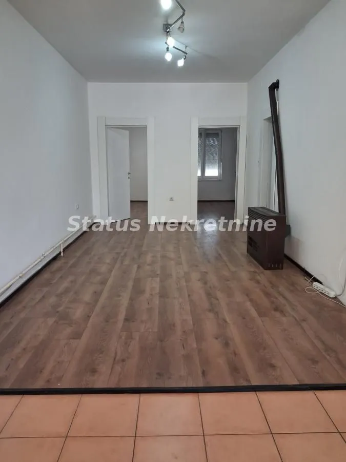 Prodaja, trosoban stan, 72m², Titel, Novi Sad