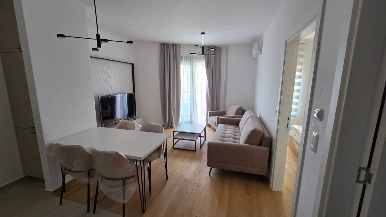 Rent, one bedroom apartment, 41m², Bečići, Budva