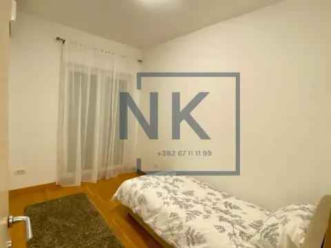 Rent, three bedroom apartment, 120m², City Kvart, Podgorica - image 10