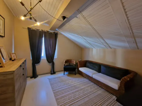 Izdavanje, trosoban stan, 105m², Tivat, Crna Gora - image 12