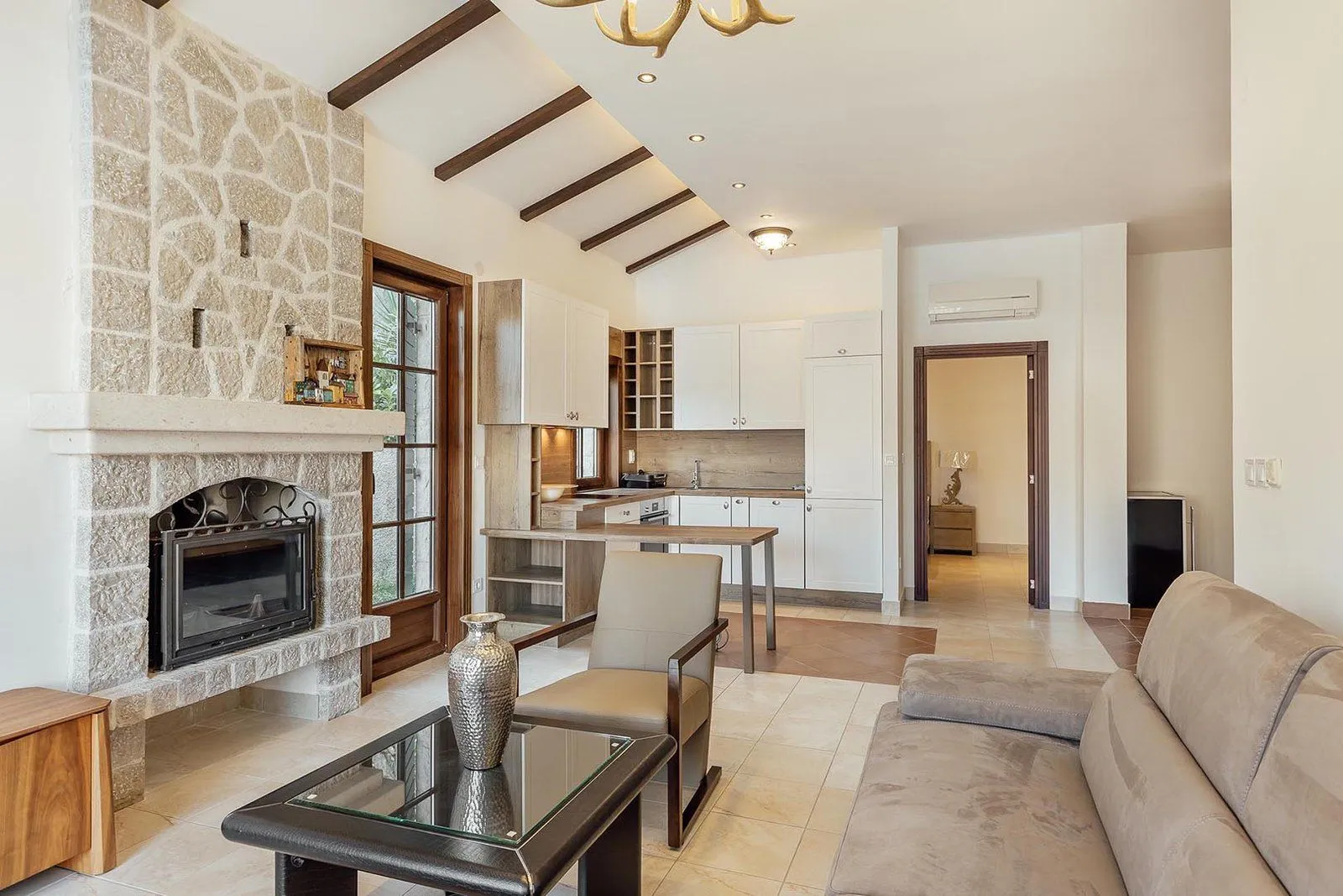 Sale, three bedroom apartment, 103m², Kostanjica, Kotor