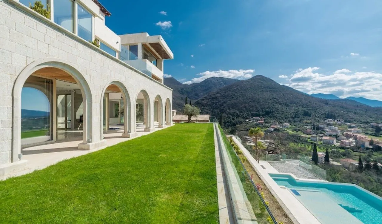 Prodaja, kuća, 1400m², Donja Lastva, Tivat