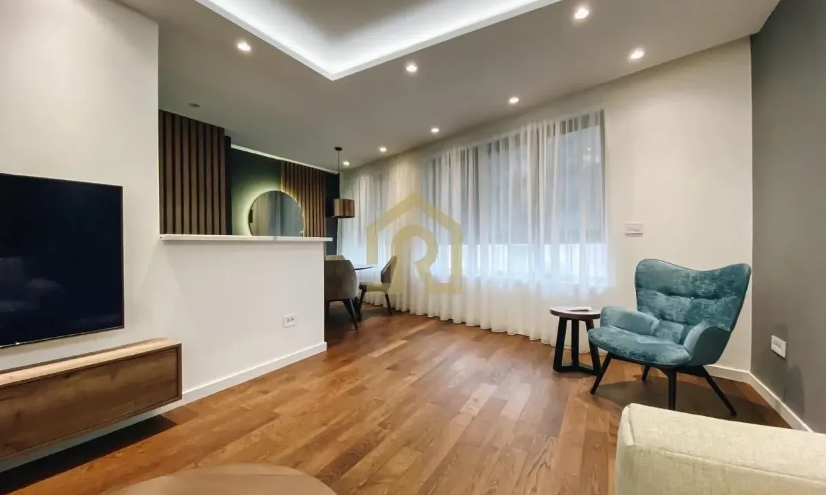 Izdavanje, trosoban stan, 68m², Čubura, Beograd