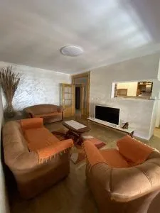 Izdavanje, dvosoban stan, 84m², Preko Morače, Podgorica