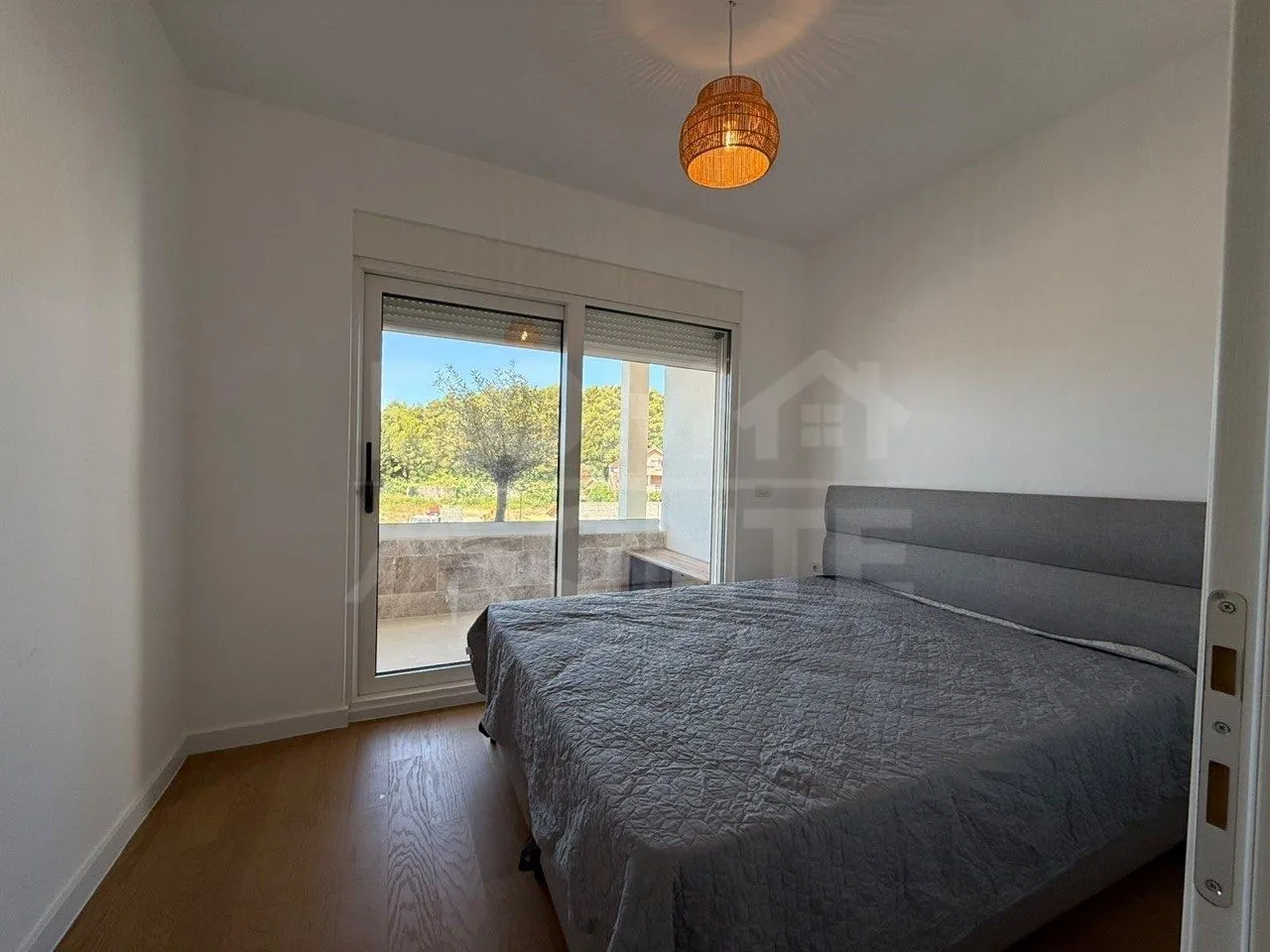 Rent, one bedroom apartment, 40m², Tivat, Crna Gora
