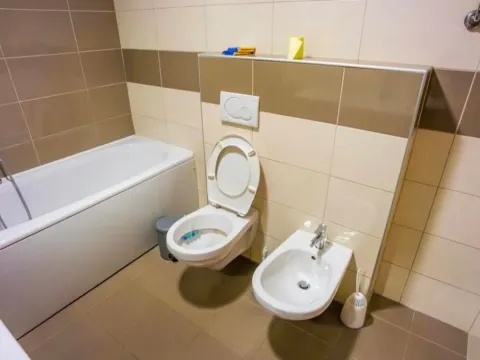 Izdavanje, trosoban stan, 110m², City Kvart, Podgorica - image 11