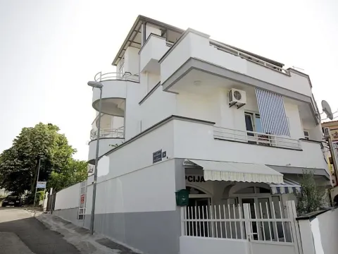 Sale, office space, 552m², Šušanj, Bar