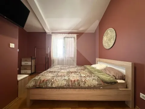 Rent, house, 326m², Stari Aerodrom, Podgorica - image 11