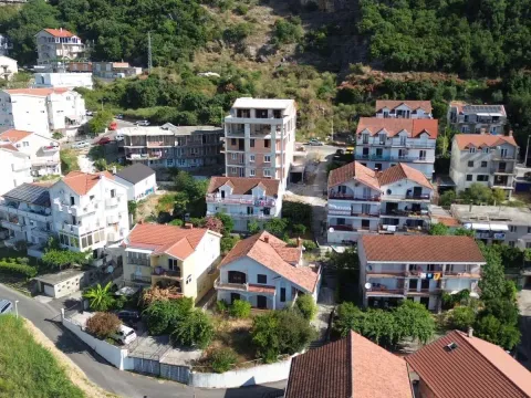 Prodaja, stan, 57m², Herceg Novi, Crna Gora - image 3