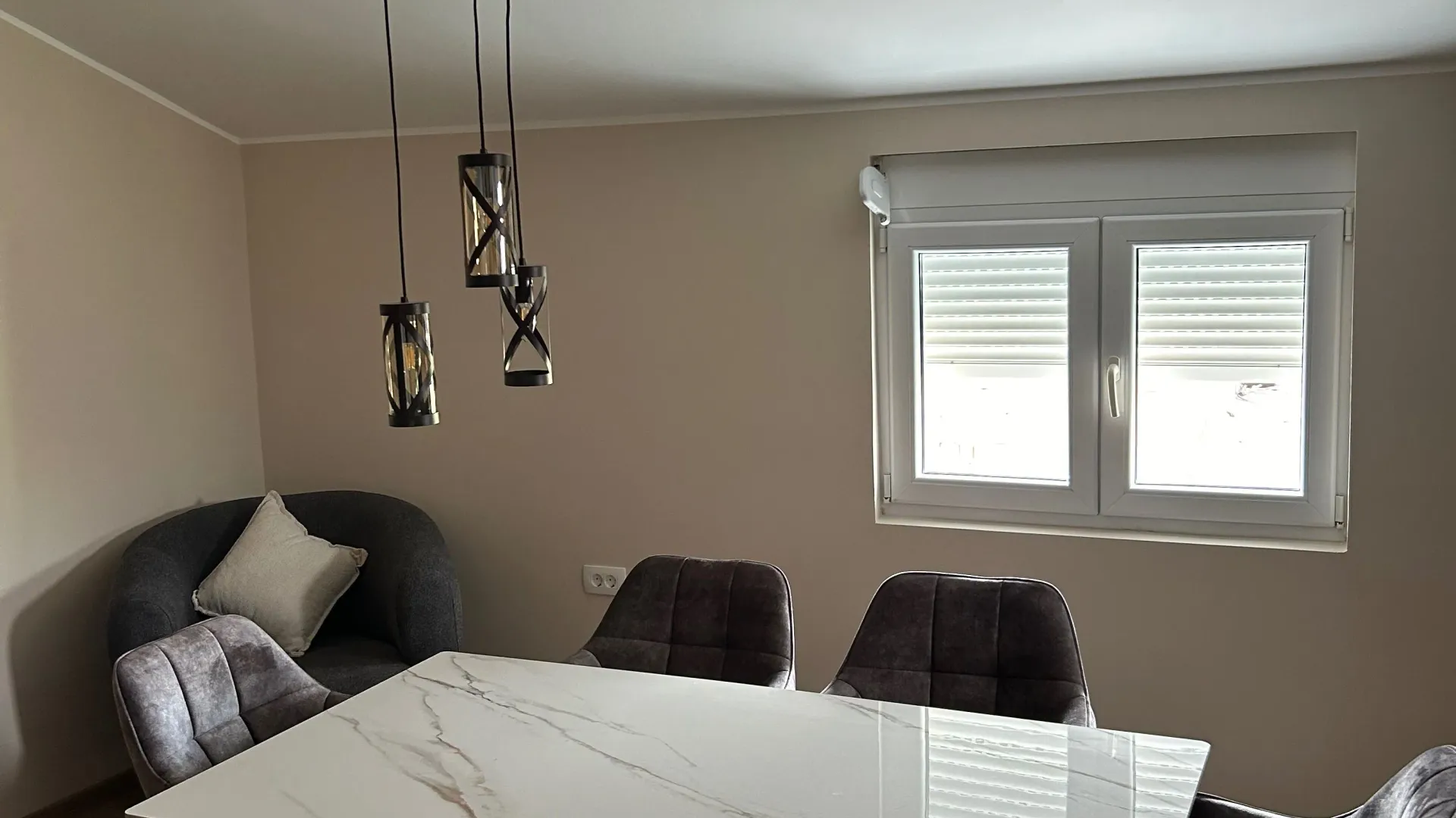 Izdavanje, dvosoban stan, 80m², Murtovina, Podgorica