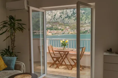 Prodaja, dvosoban stan, 44m², Muo, Kotor - image 2
