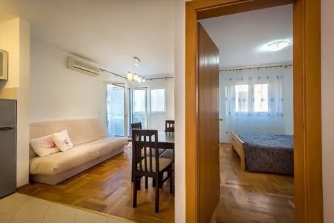 Rent, one bedroom apartment, 37m², Bečići, Budva - image 4