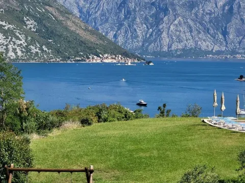 Sale, one bedroom apartment, 61m², Morinj, Kotor - image 1