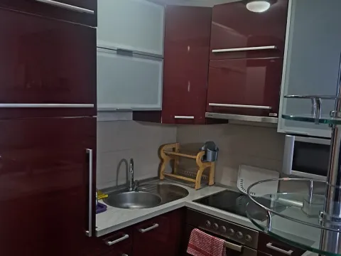 Izdavanje, jednosoban stan, 45m², Luka Bar, Bar - image 1