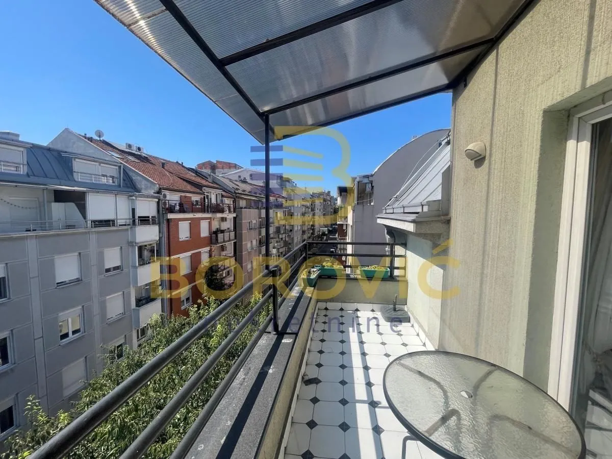 Prodaja, dvosoban stan, 77m², Đeram Pijaca, Beograd