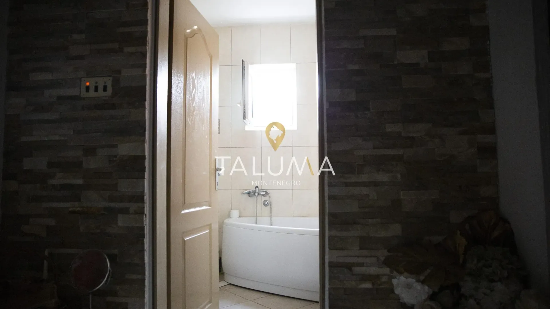 Sale, house, 233m², Zabjelo, Podgorica