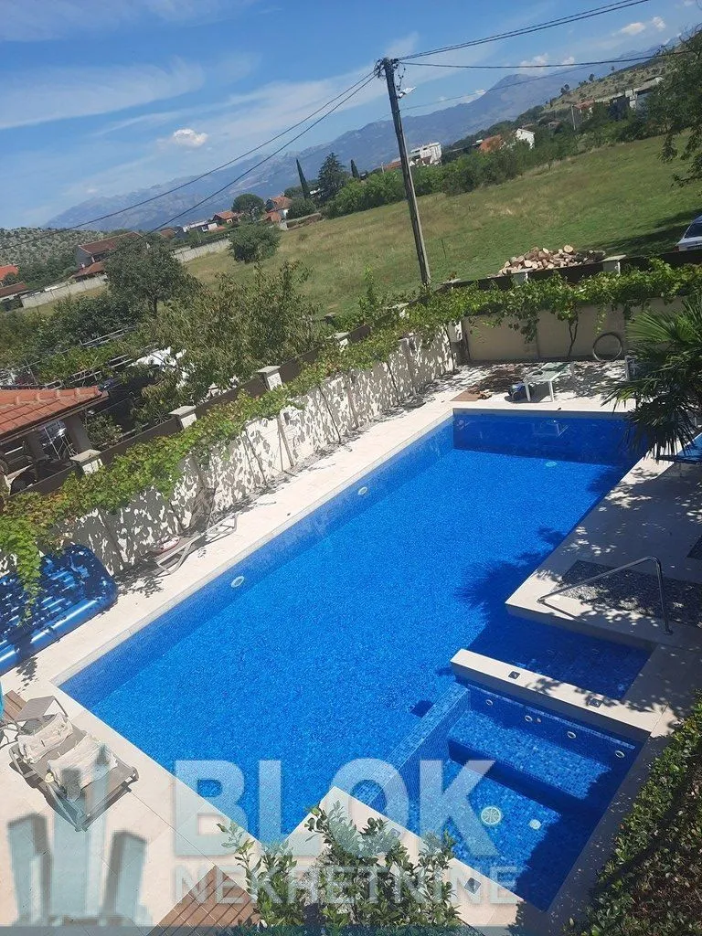 Izdavanje, kuća, 300m², Donja Gorica, Podgorica